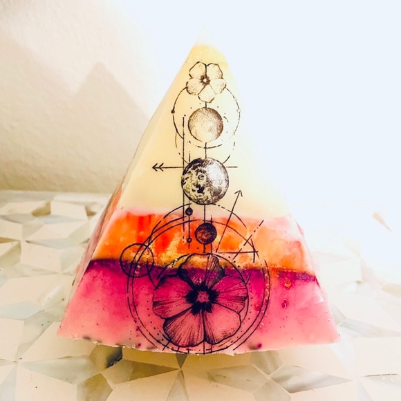 NWT Mountain Lemon Apple Candle - Picture 1 of 4